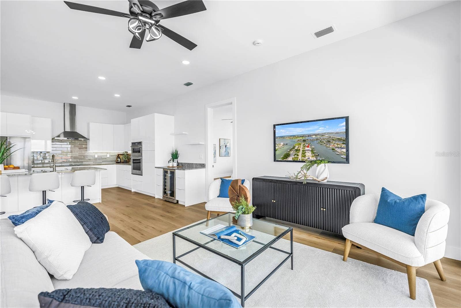 7957 2ND AVENUE S, St Petersburg, FL 33707 7957 2ND AVENUE S, St Petersburg, FL 33707