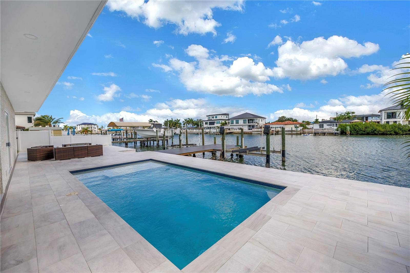 7957 2ND AVENUE S, St Petersburg, FL 33707 7957 2ND AVENUE S, St Petersburg, FL 33707