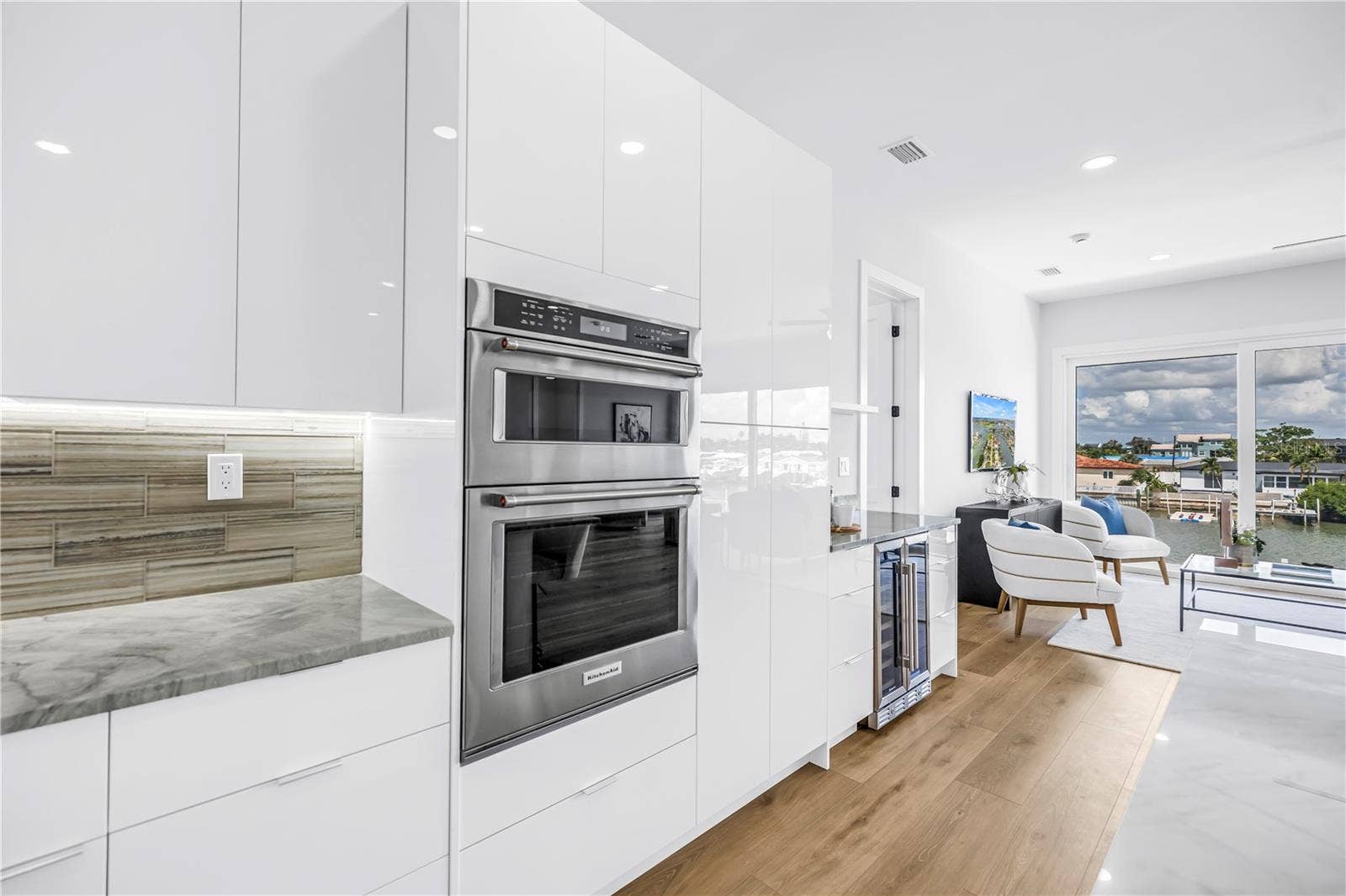 7957 2ND AVENUE S, St Petersburg, FL 33707 7957 2ND AVENUE S, St Petersburg, FL 33707