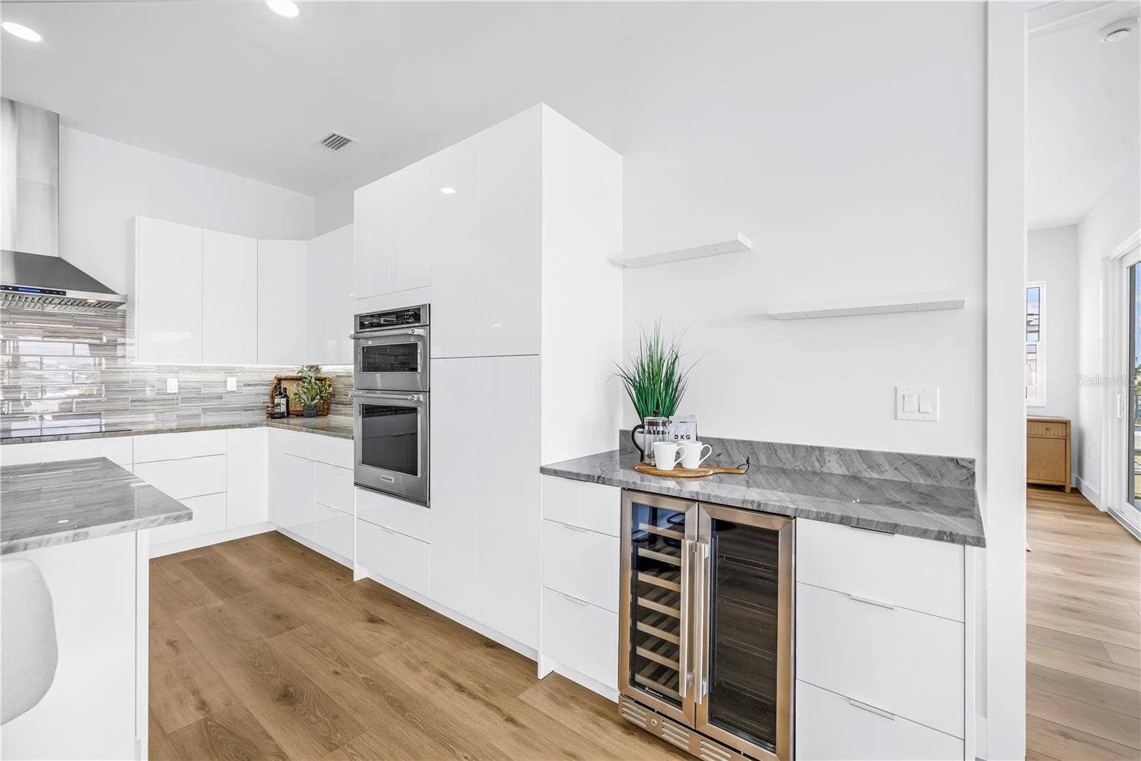 7957 2ND AVENUE S, St Petersburg, FL 33707 7957 2ND AVENUE S, St Petersburg, FL 33707