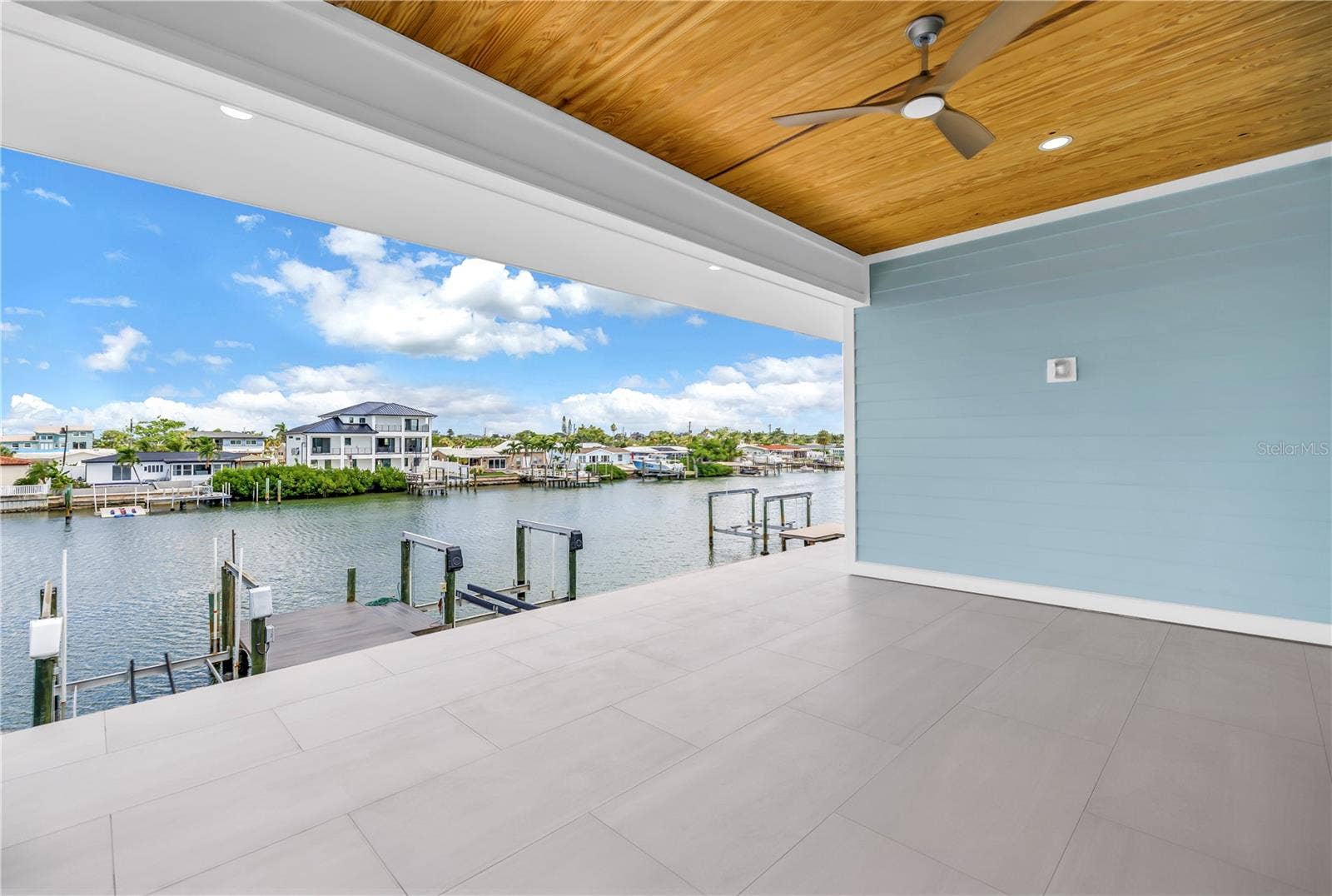 7957 2ND AVENUE S, St Petersburg, FL 33707 7957 2ND AVENUE S, St Petersburg, FL 33707