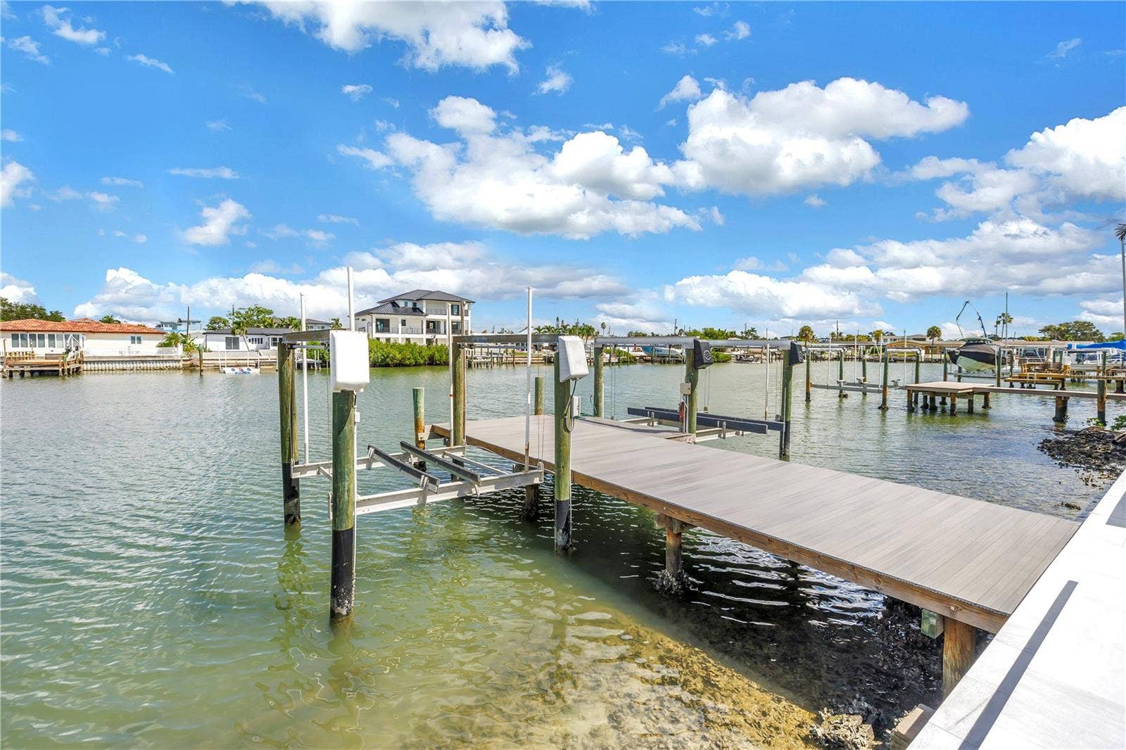 7957 2ND AVENUE S, St Petersburg, FL 33707 7957 2ND AVENUE S, St Petersburg, FL 33707
