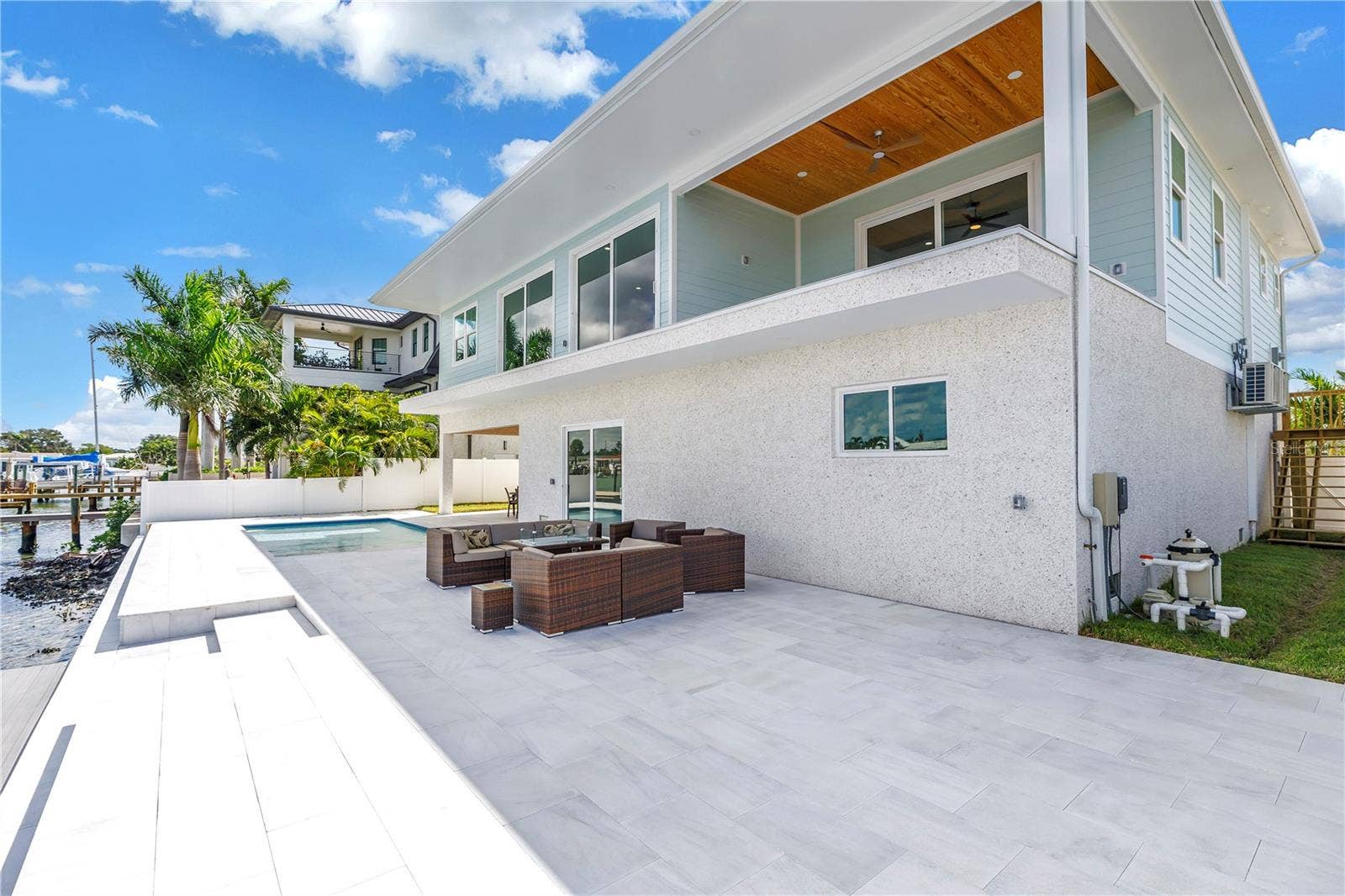 7957 2ND AVENUE S, St Petersburg, FL 33707 7957 2ND AVENUE S, St Petersburg, FL 33707