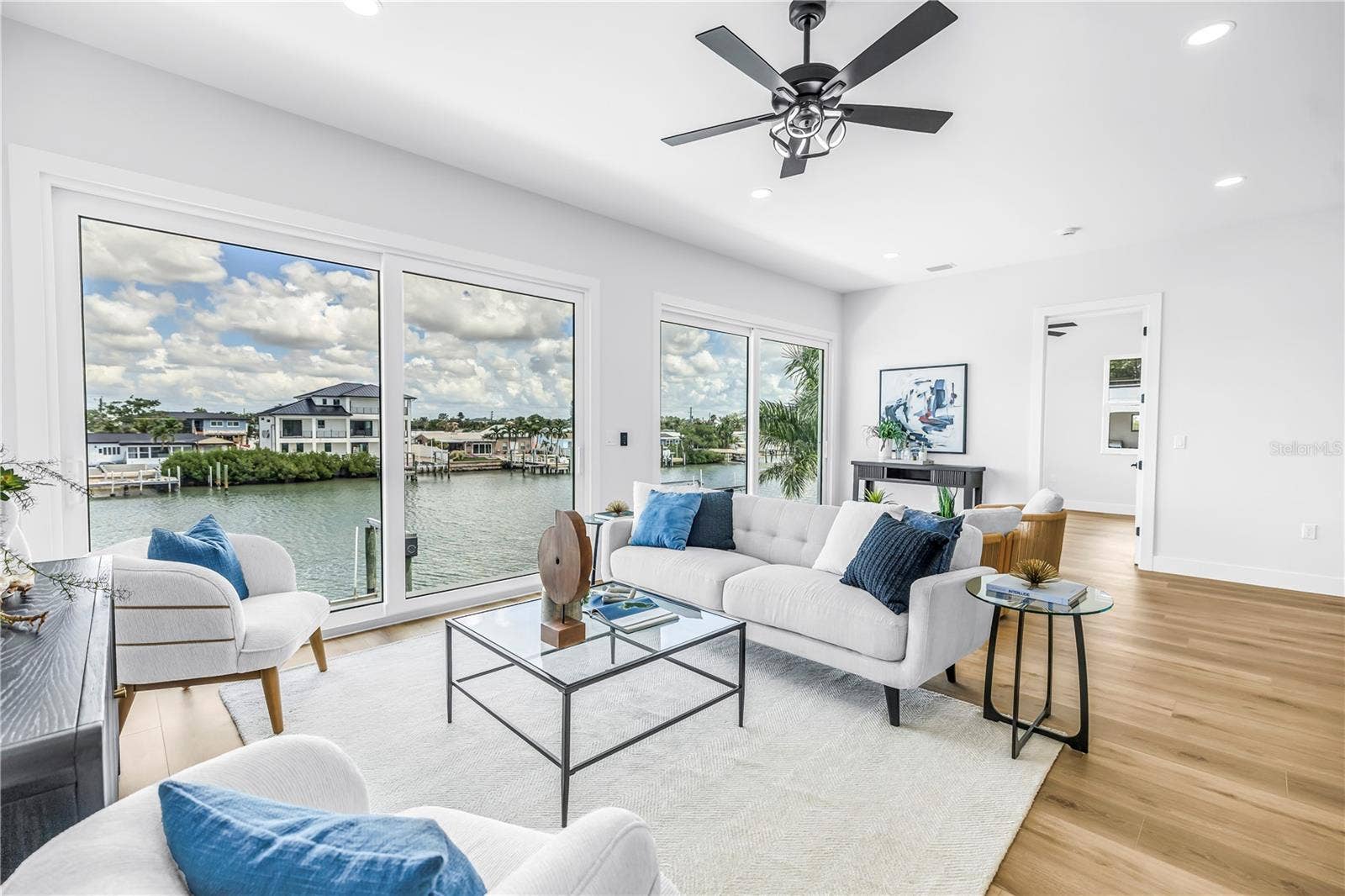 7957 2ND AVENUE S, St Petersburg, FL 33707 7957 2ND AVENUE S, St Petersburg, FL 33707
