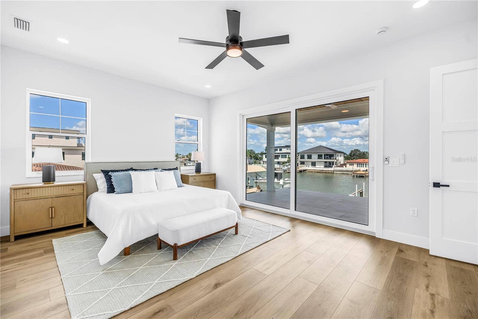 7957 2ND AVENUE S, St Petersburg, FL 33707 7957 2ND AVENUE S, St Petersburg, FL 33707