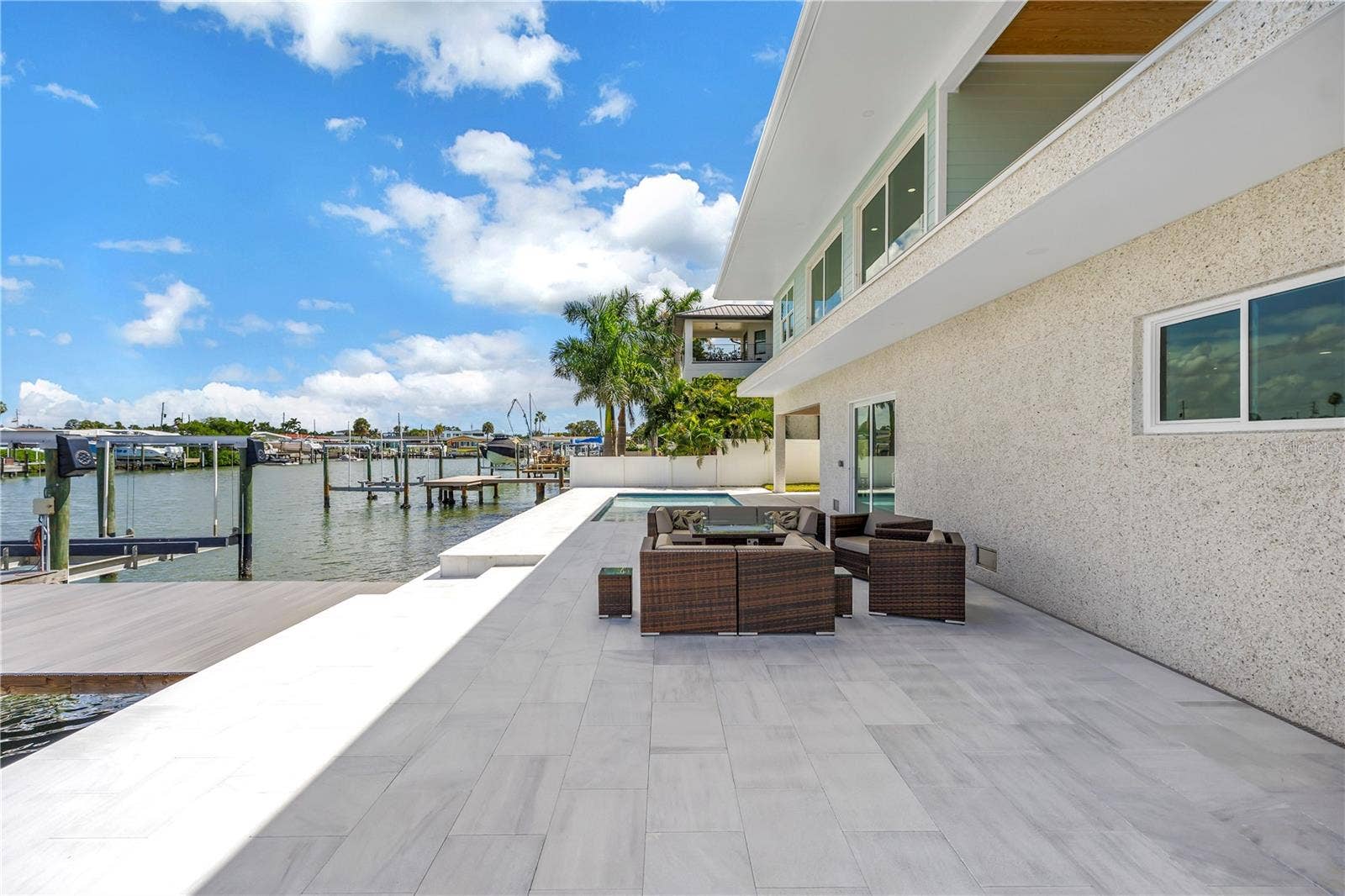 7957 2ND AVENUE S, St Petersburg, FL 33707 7957 2ND AVENUE S, St Petersburg, FL 33707