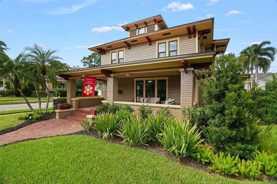 Property photo for 605 14TH AVENUE NE, St Petersburg, FL