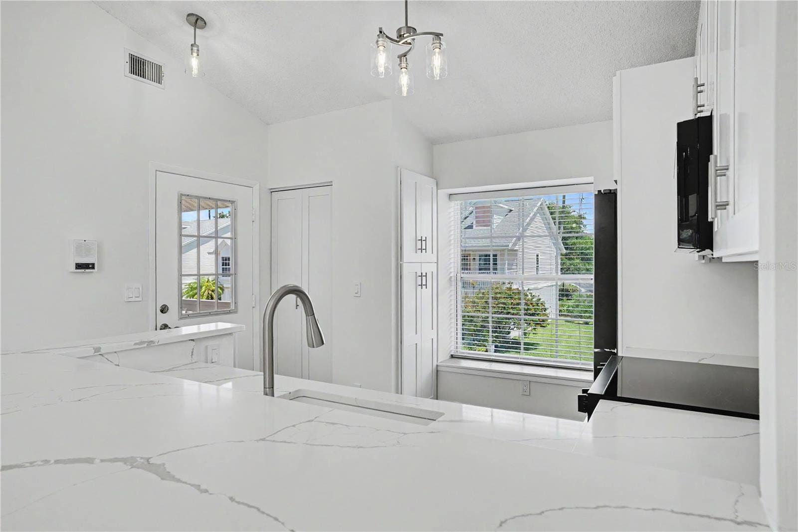 168 SUN ISLE CIRCLE, #168, Treasure Island, FL 33706
