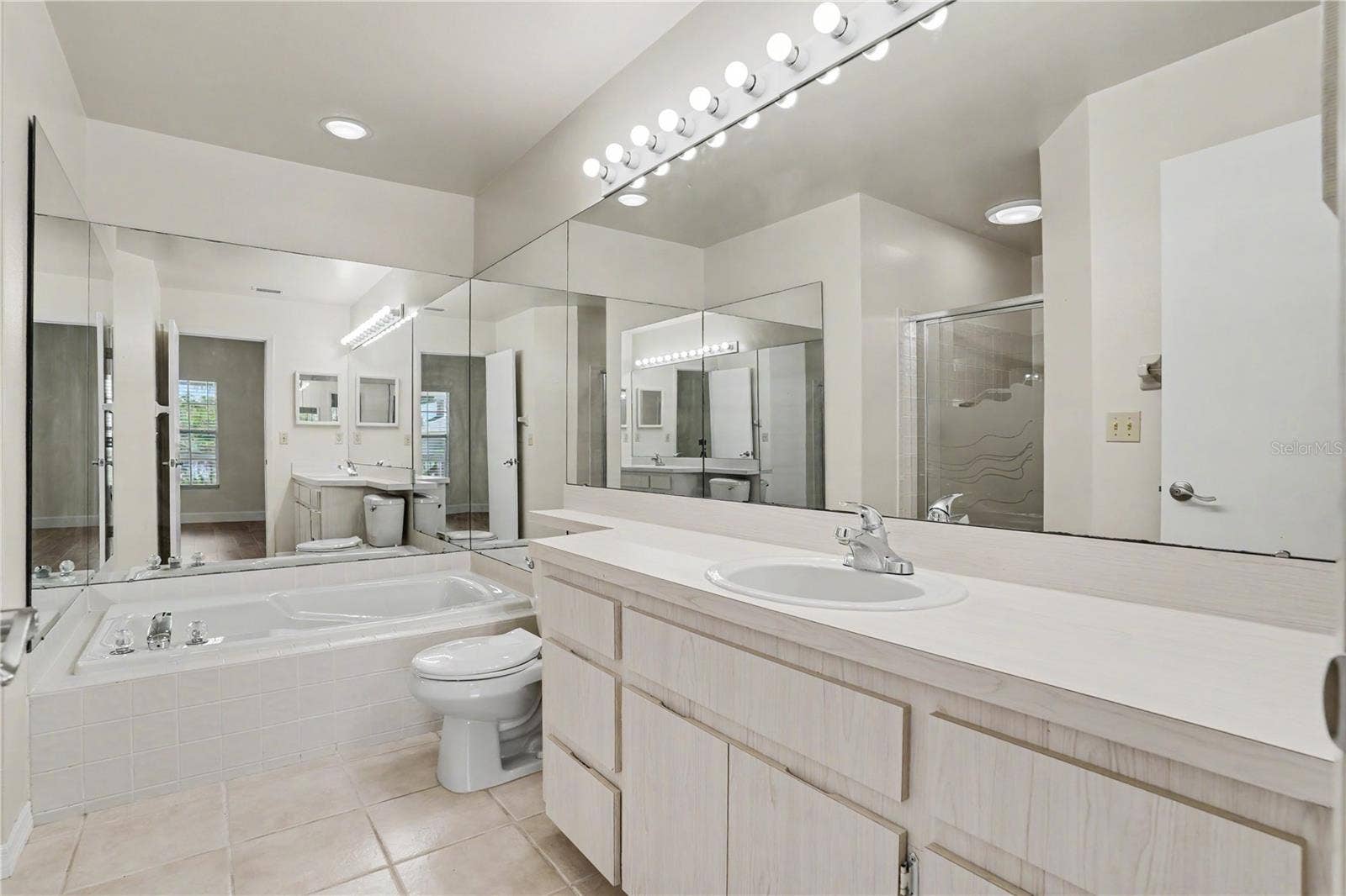 168 SUN ISLE CIRCLE, #168, Treasure Island, FL 33706