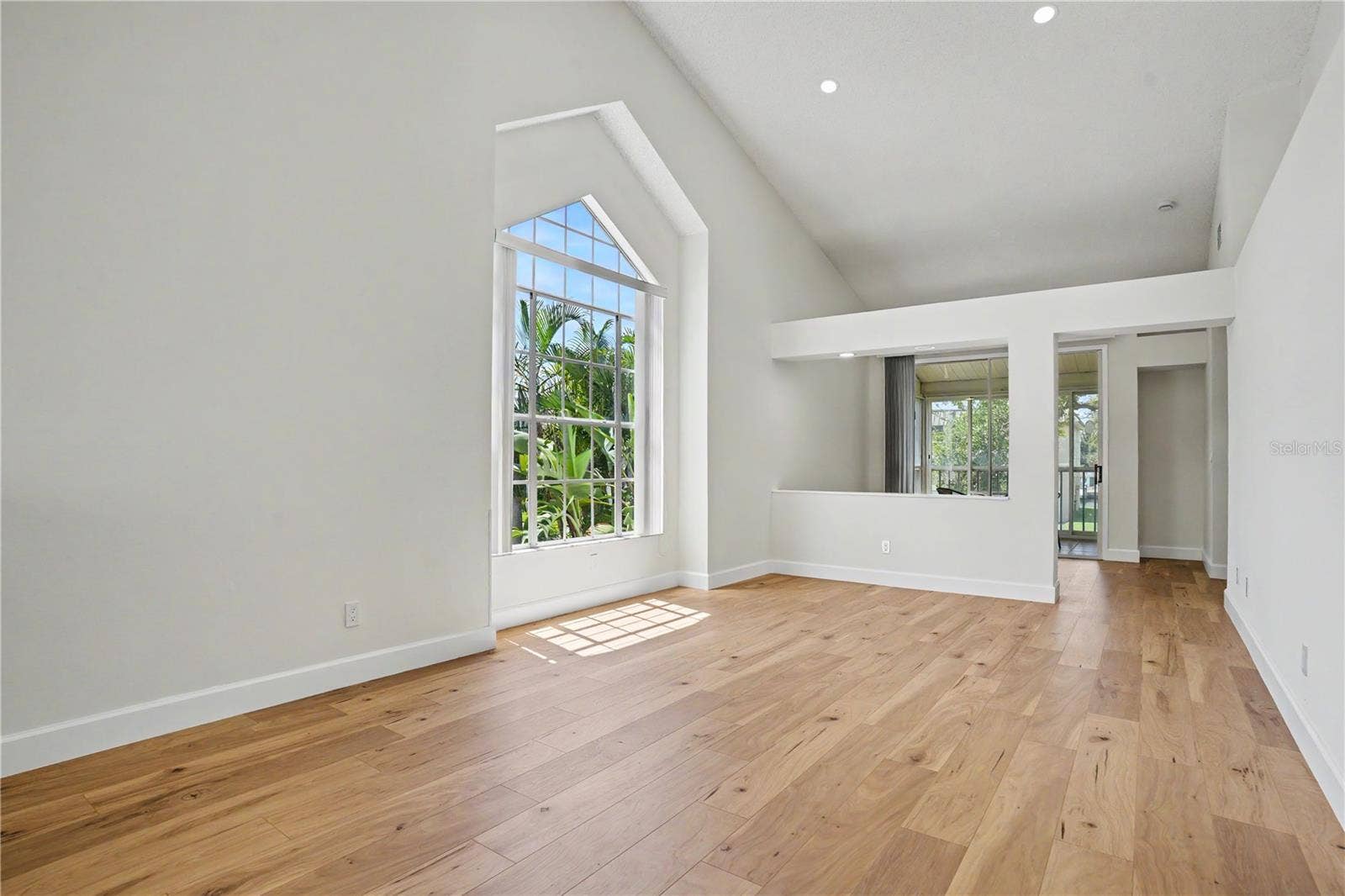 168 SUN ISLE CIRCLE, #168, Treasure Island, FL 33706