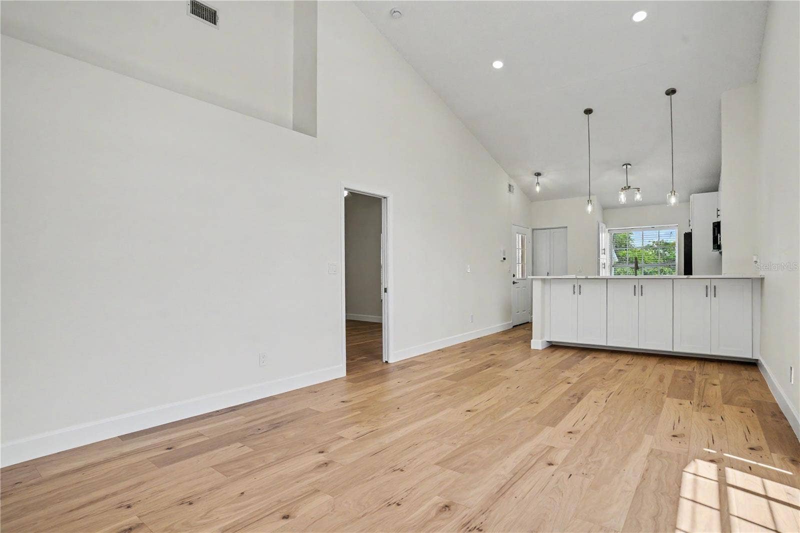168 SUN ISLE CIRCLE, #168, Treasure Island, FL 33706