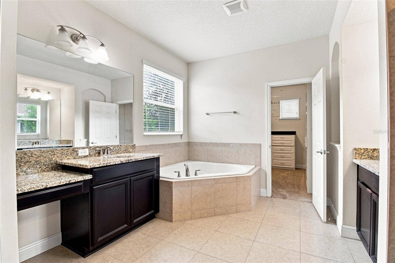 1215 HILLANDALE RESERVE DRIVE, Tampa, FL 33613