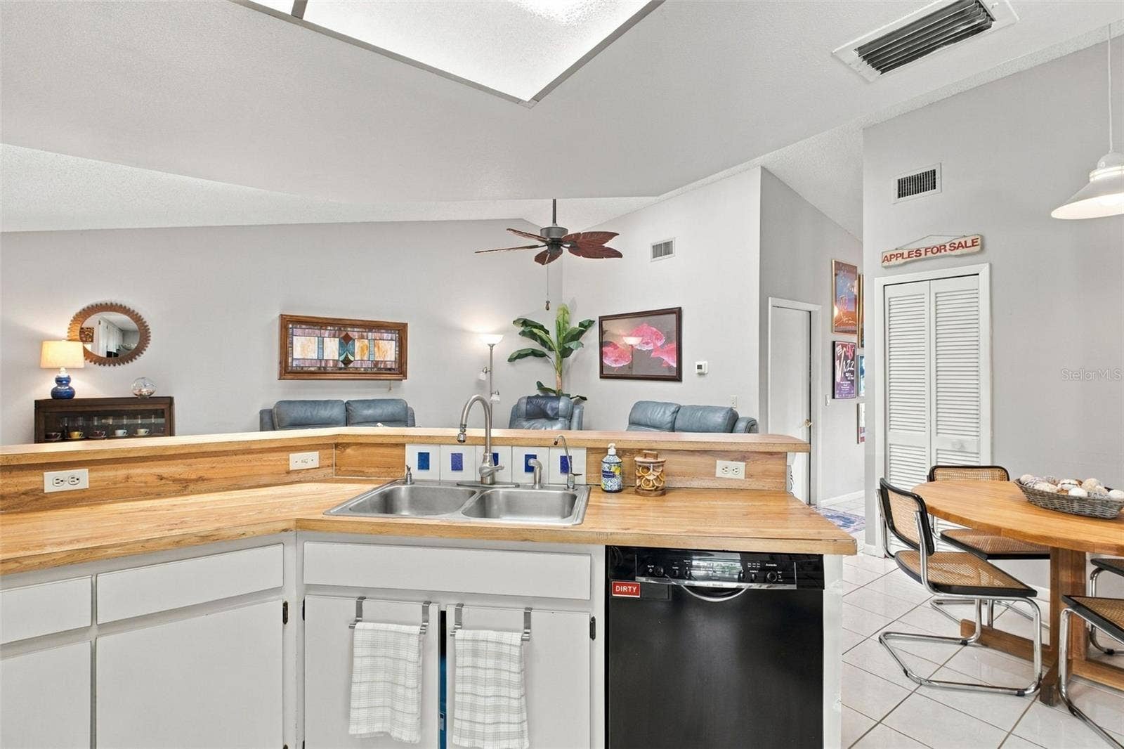 2621 ORCHARD HIGHLANDS DRIVE, Palm Harbor, FL 34684 2621 ORCHARD HIGHLANDS DRIVE, Palm Harbor, FL 34684