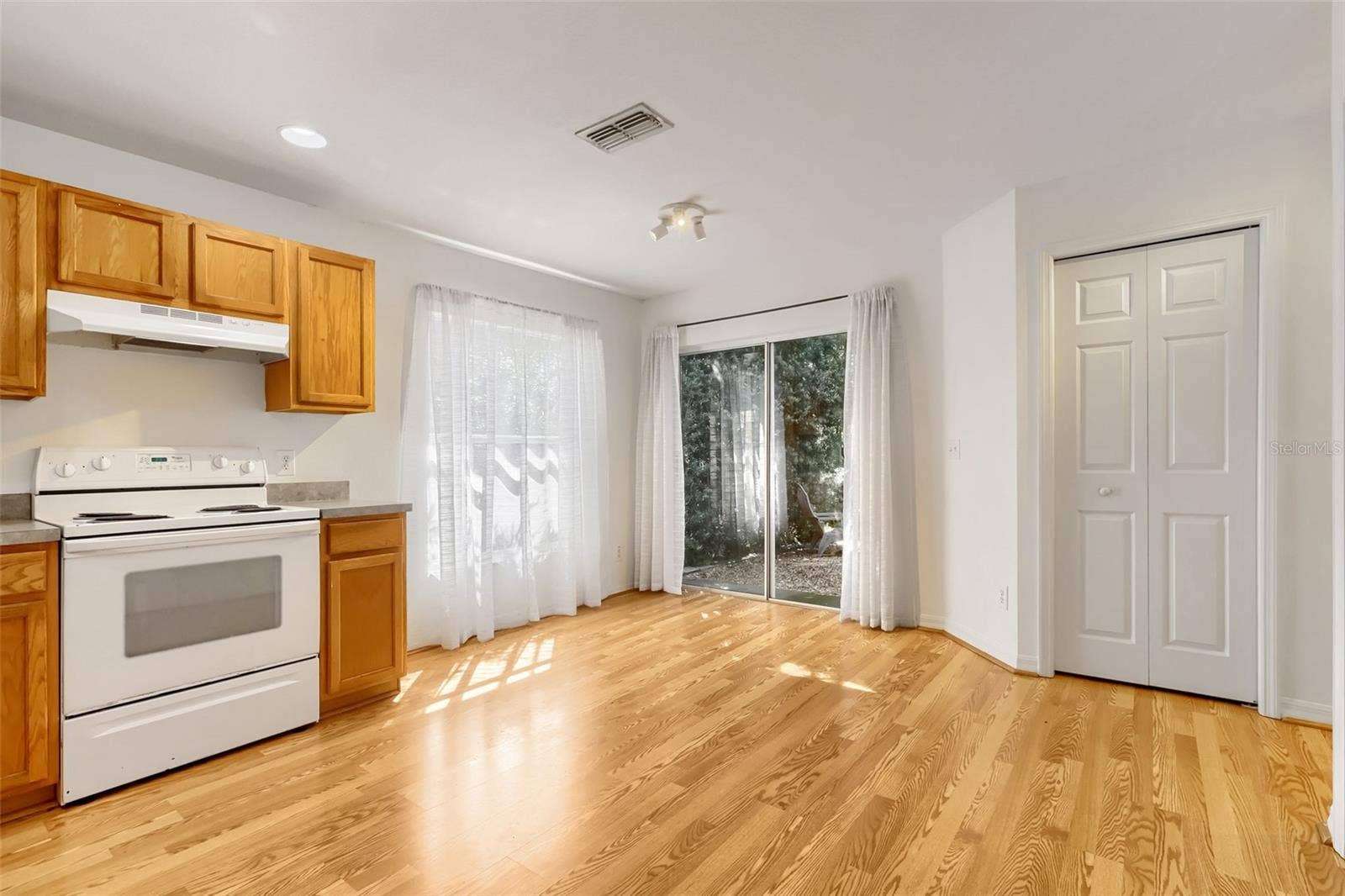 7902 CITRUS BLOSSOM DRIVE, Land O Lakes, FL 34637 7902 CITRUS BLOSSOM DRIVE, Land O Lakes, FL 34637