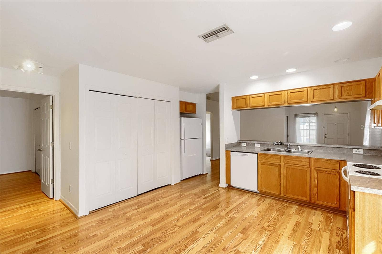 7902 CITRUS BLOSSOM DRIVE, Land O Lakes, FL 34637 7902 CITRUS BLOSSOM DRIVE, Land O Lakes, FL 34637