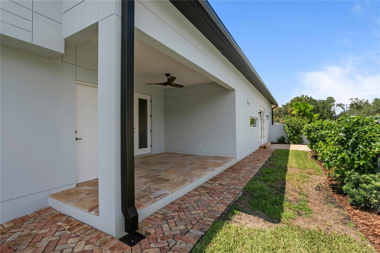 300 43RD AVENUE N, St Petersburg, FL 33703 300 43RD AVENUE N, St Petersburg, FL 33703