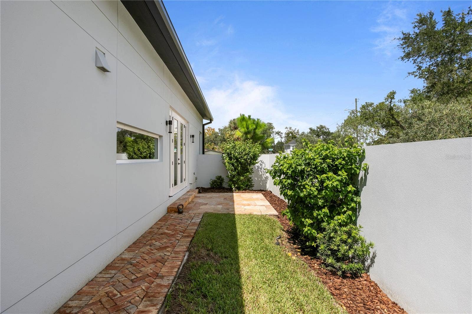 300 43RD AVENUE N, St Petersburg, FL 33703 300 43RD AVENUE N, St Petersburg, FL 33703