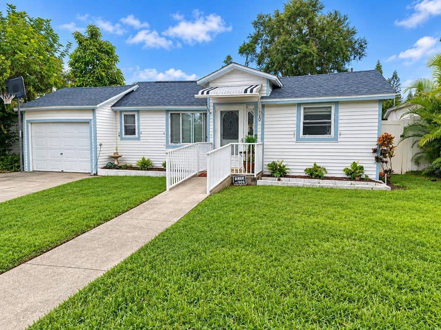 Property photo for 520 14TH AVENUE NW, Largo, FL