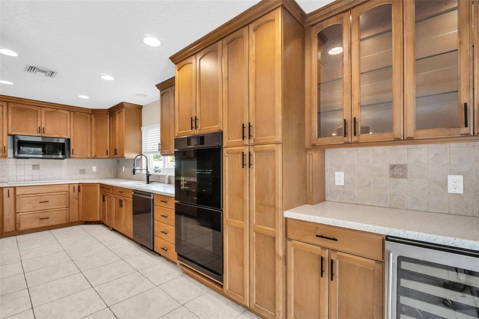 3992 ORCHARD HILL CIRCLE, Palm Harbor, FL 34684 3992 ORCHARD HILL CIRCLE, Palm Harbor, FL 34684