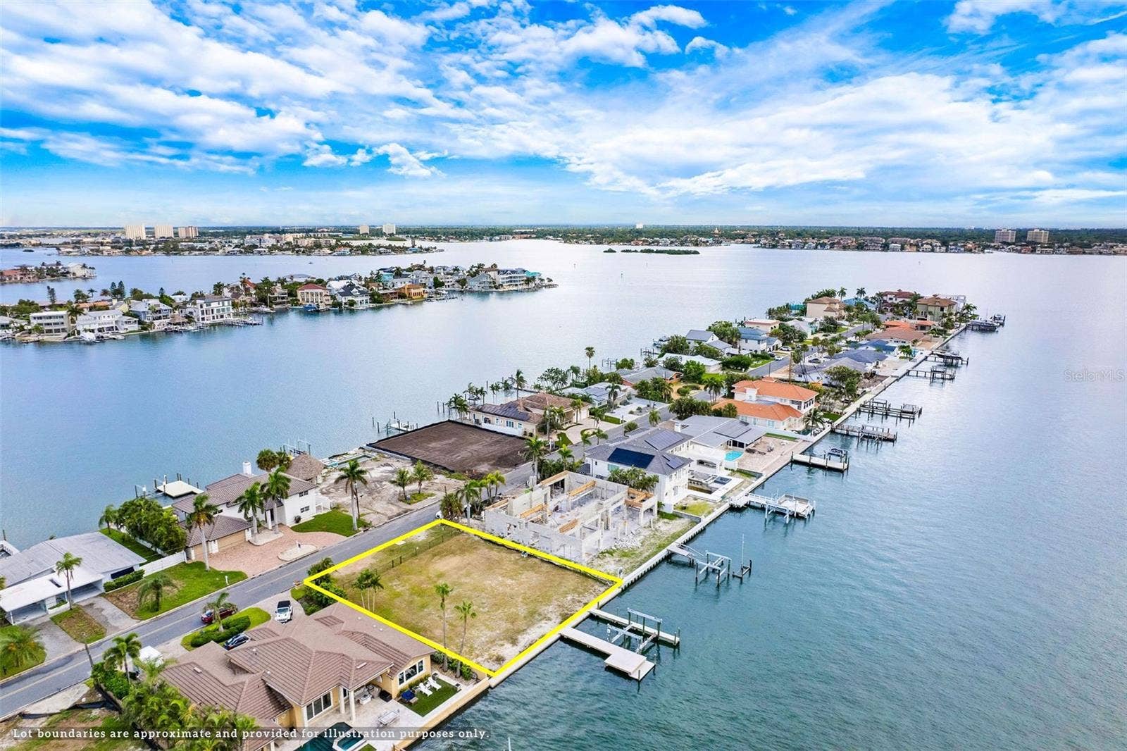 424 55TH AVENUE, St Pete Beach, FL 33706 424 55TH AVENUE, St Pete Beach, FL 33706