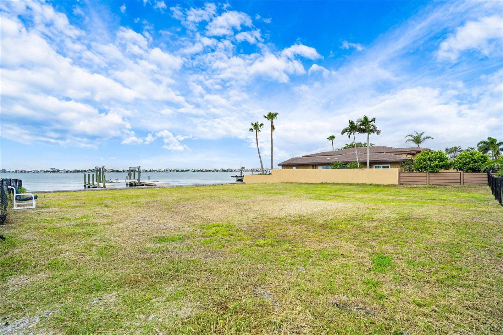 424 55TH AVENUE, St Pete Beach, FL 33706 424 55TH AVENUE, St Pete Beach, FL 33706