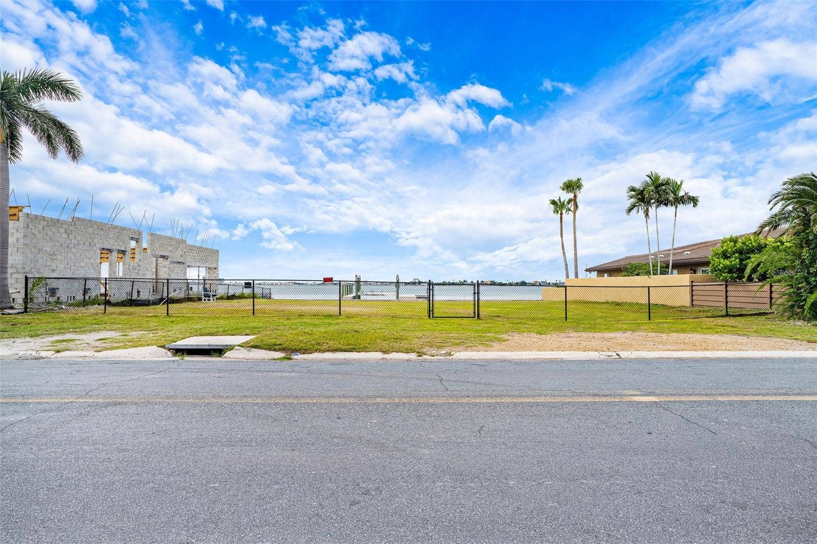 424 55TH AVENUE, St Pete Beach, FL 33706 424 55TH AVENUE, St Pete Beach, FL 33706