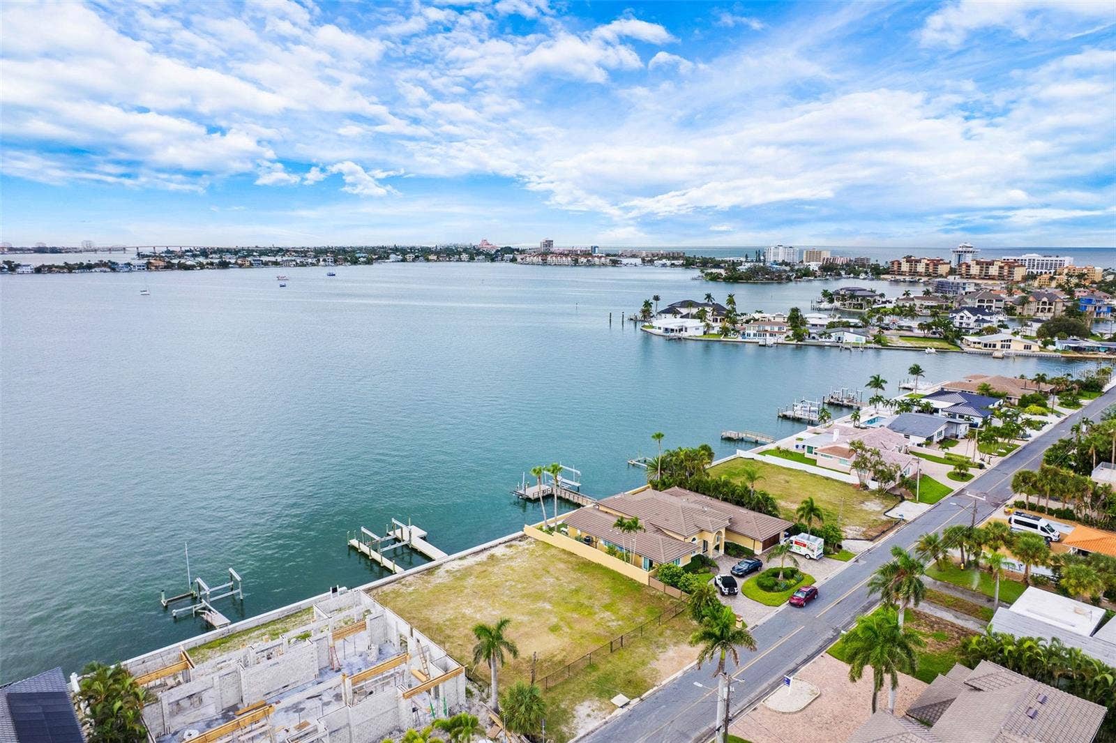 424 55TH AVENUE, St Pete Beach, FL 33706 424 55TH AVENUE, St Pete Beach, FL 33706