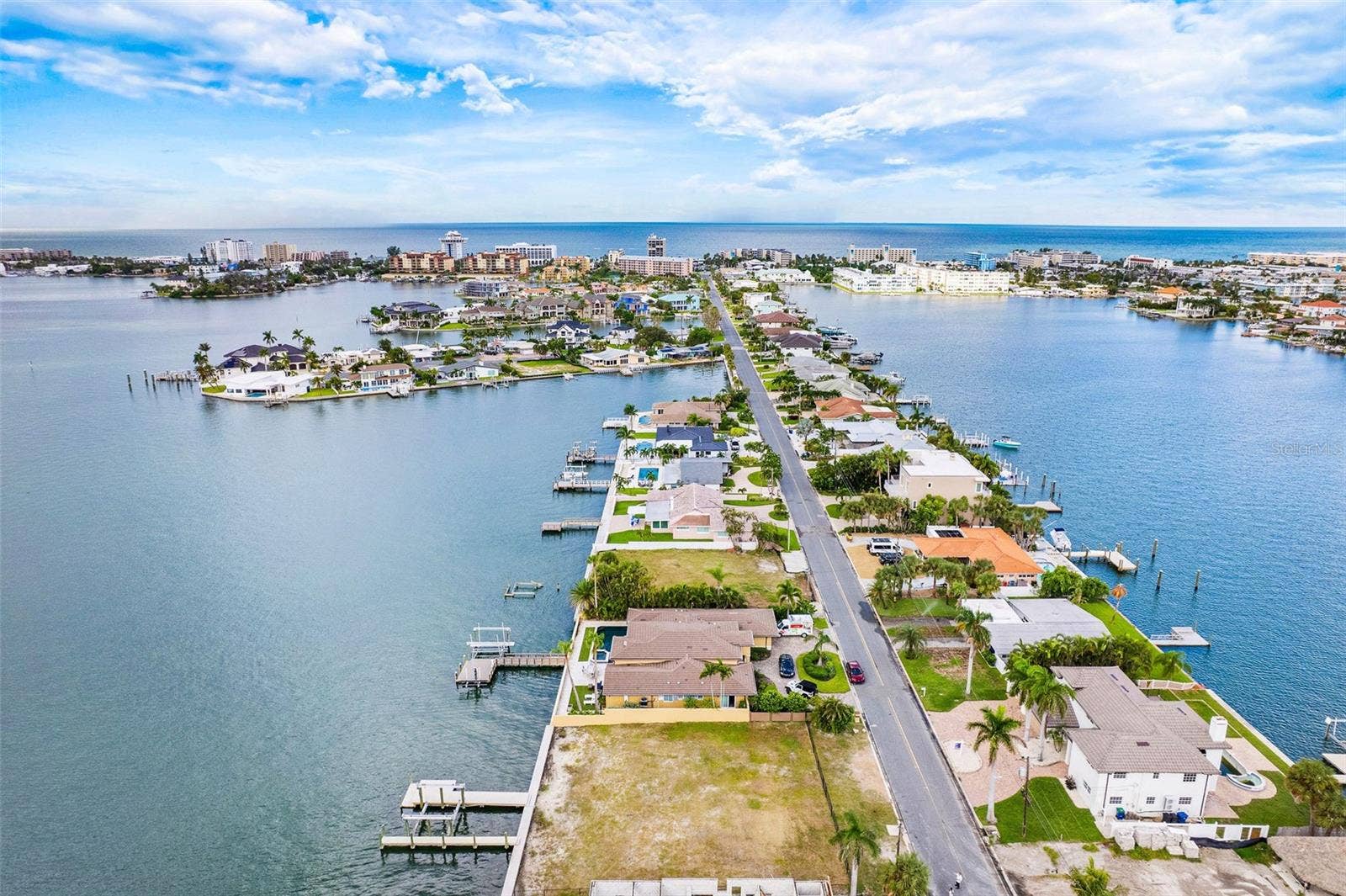424 55TH AVENUE, St Pete Beach, FL 33706 424 55TH AVENUE, St Pete Beach, FL 33706
