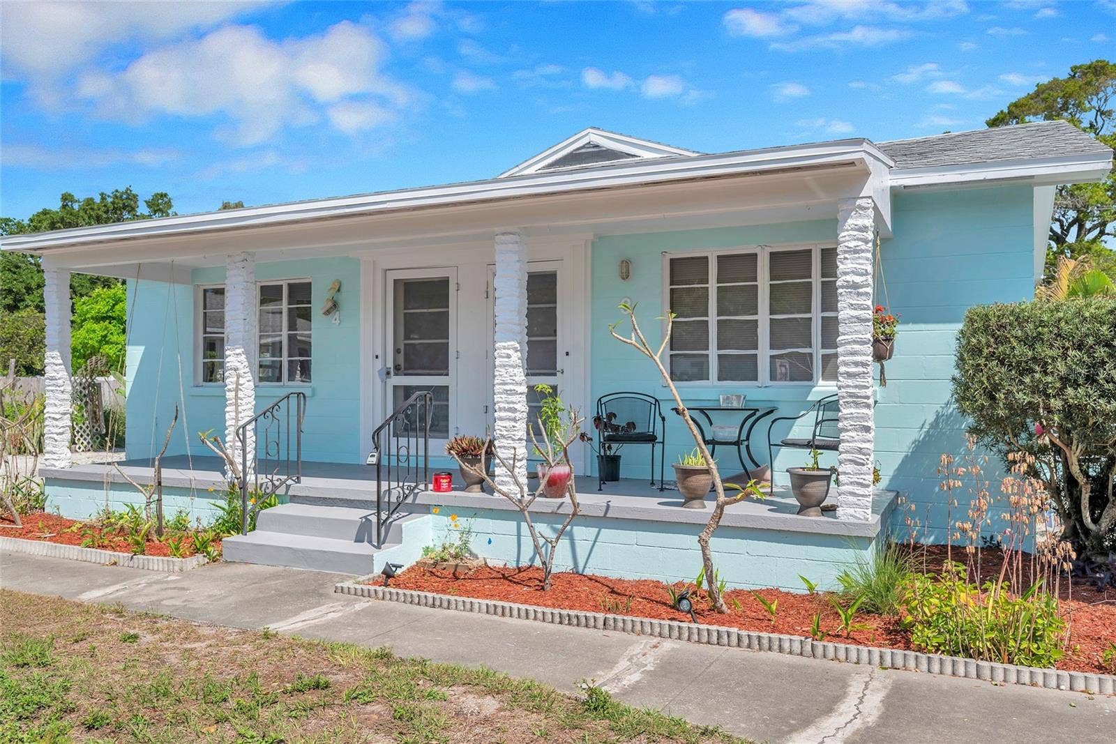 5025 28TH AVENUE S, Gulfport, FL 33707 5027 duplex (Units 3/4) - front view
