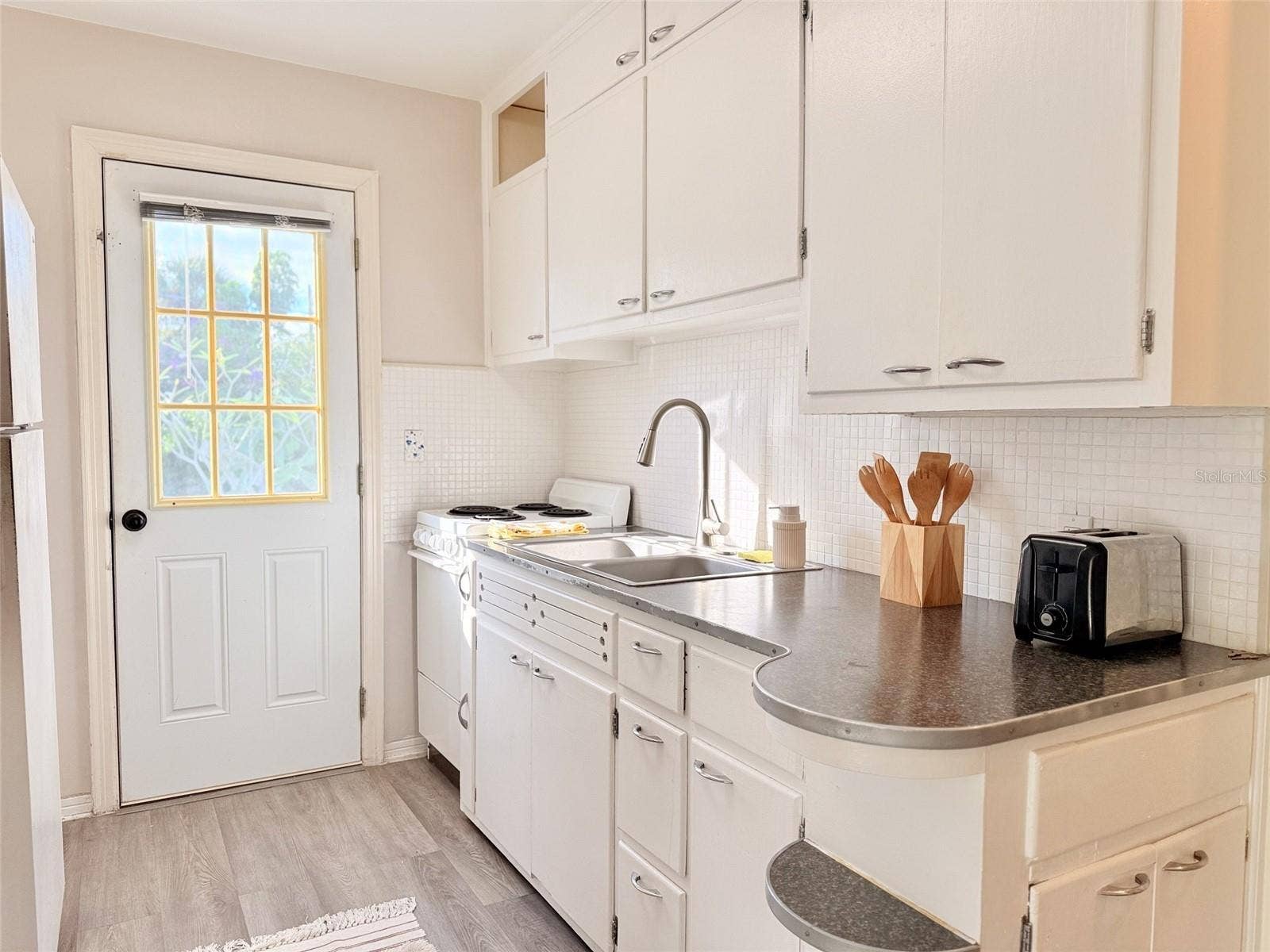 5025 28TH AVENUE S, Gulfport, FL 33707 5027 Unit 4 - kitchen
