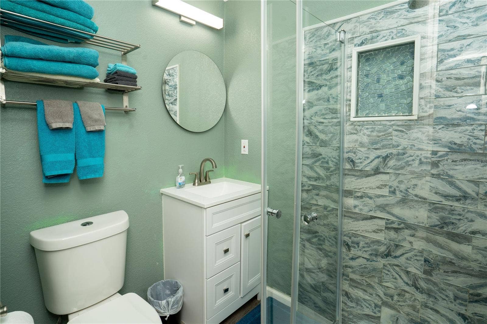 5025 28TH AVENUE S, Gulfport, FL 33707 Unit 7 cottage - bathroom with tiled shower
