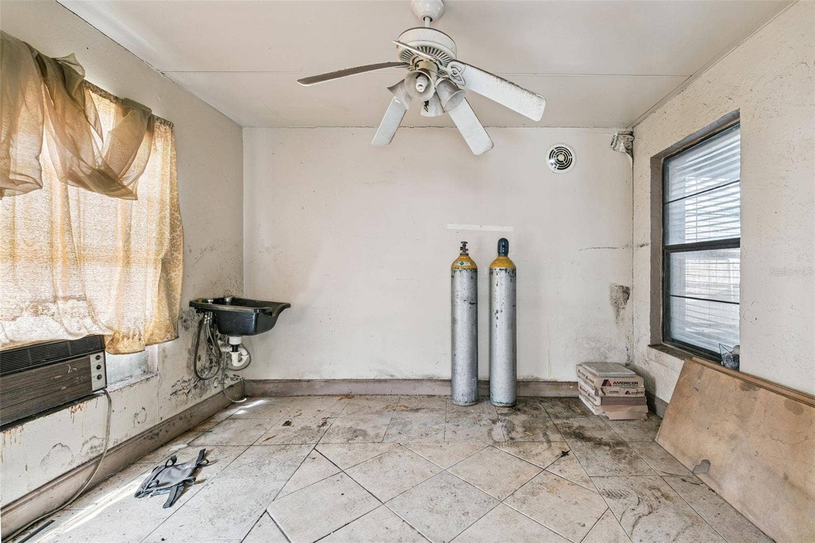 2651 SHERRY CIRCLE, Kissimmee, FL 34744 2651 SHERRY CIRCLE, Kissimmee, FL 34744