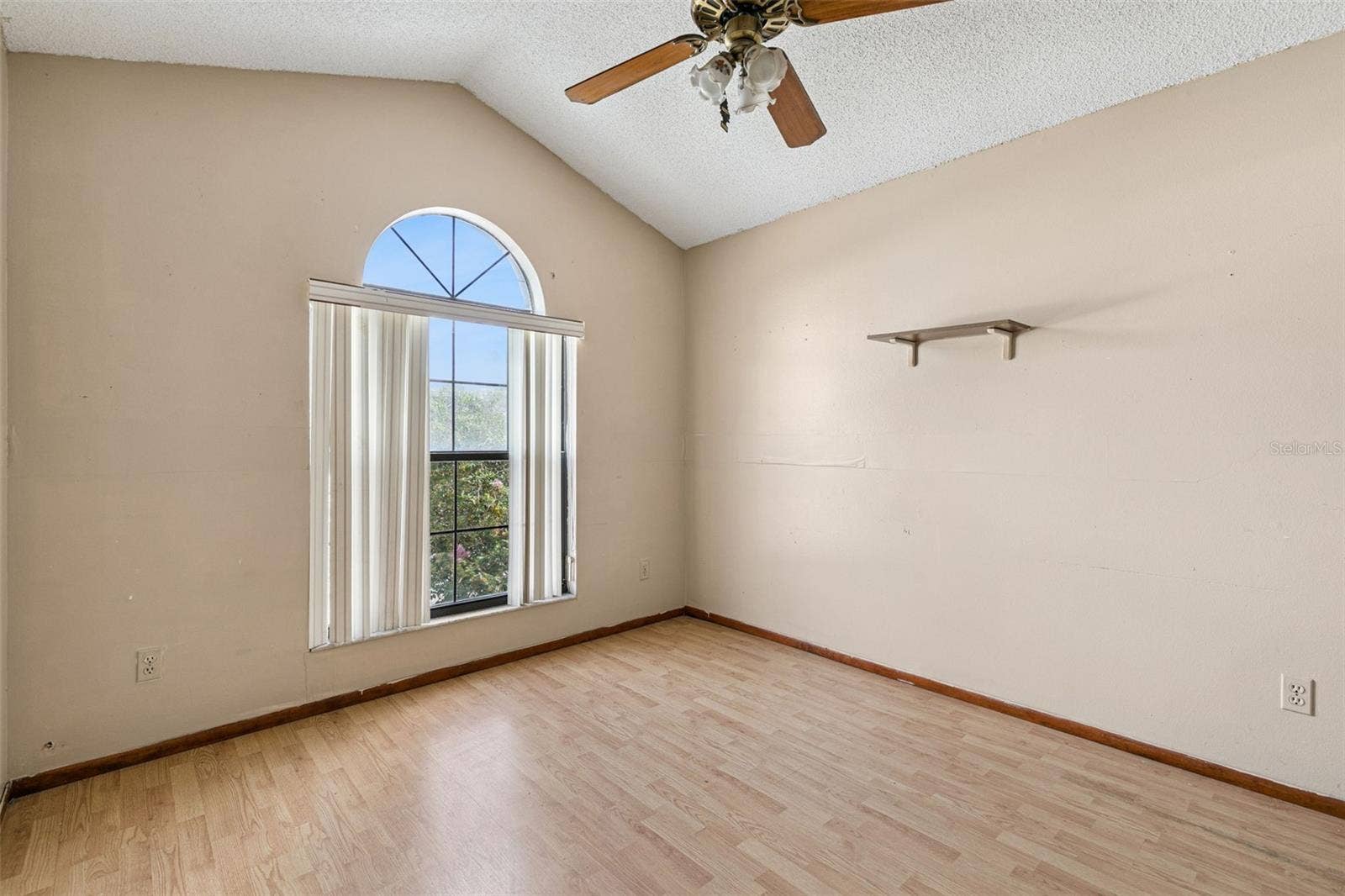 2651 SHERRY CIRCLE, Kissimmee, FL 34744 2651 SHERRY CIRCLE, Kissimmee, FL 34744