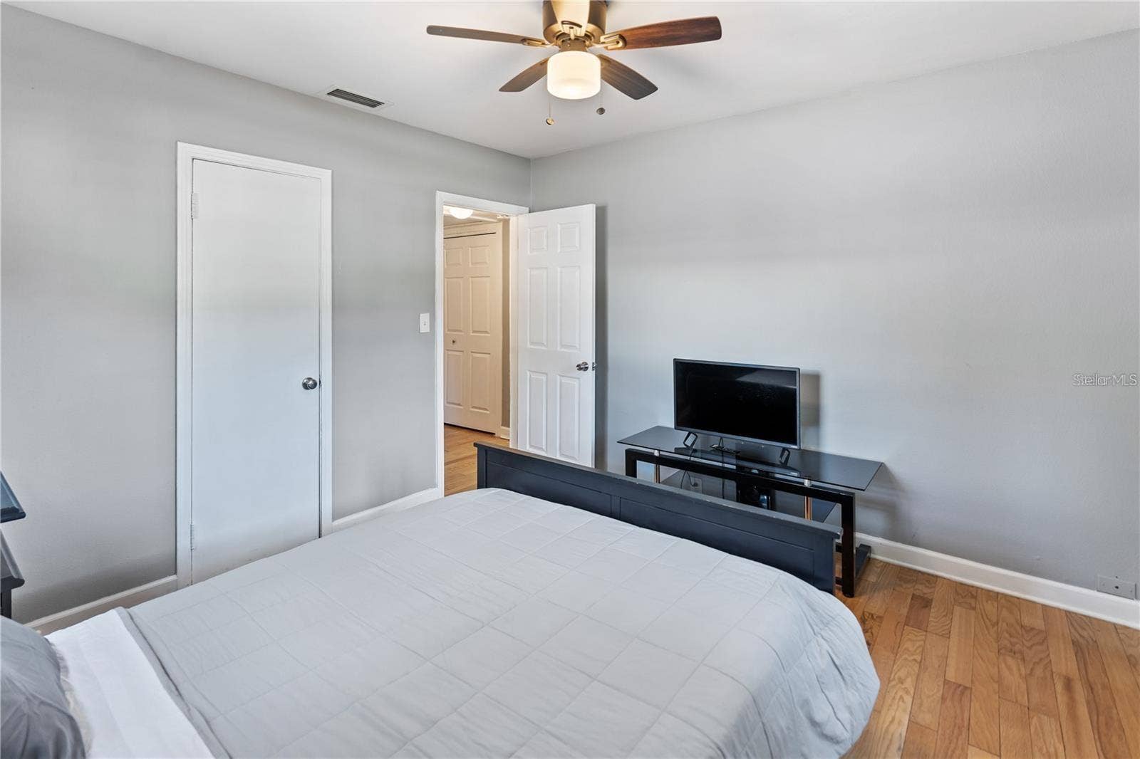3005 W HELEN AVENUE, Tampa, FL 33611