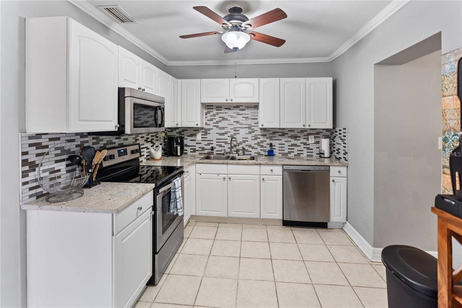 3005 W HELEN AVENUE, Tampa, FL 33611