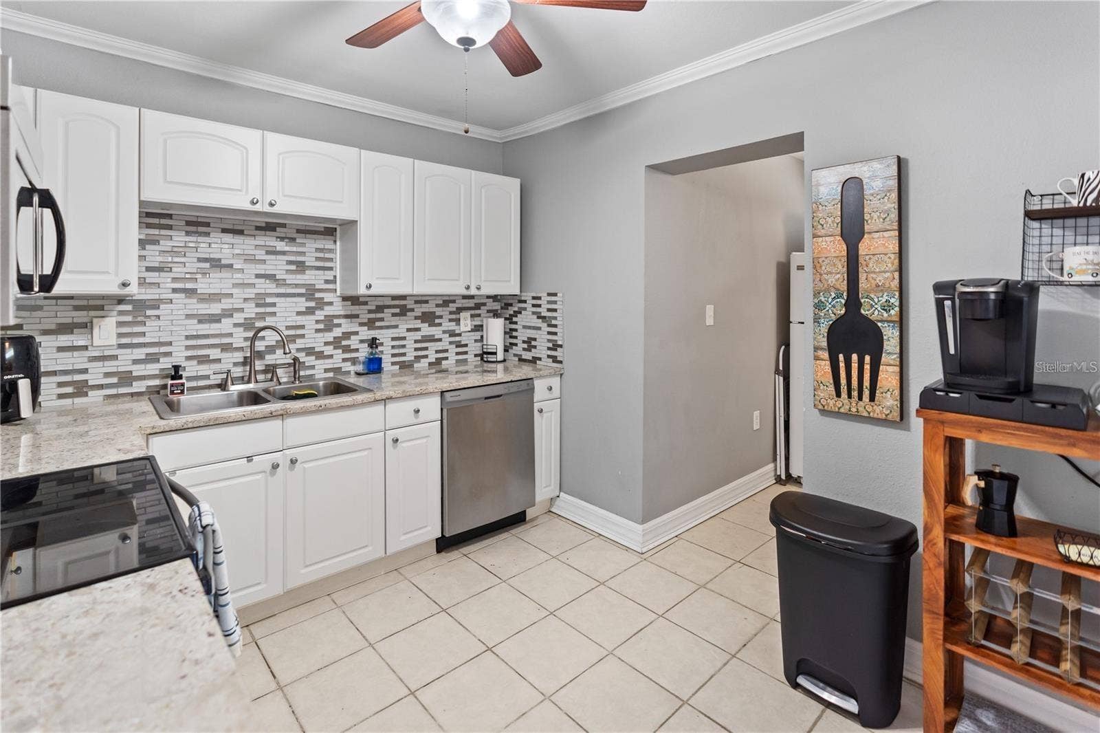 3005 W HELEN AVENUE, Tampa, FL 33611