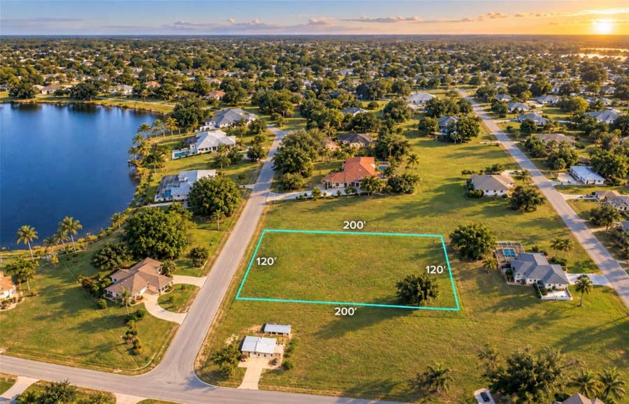 Property photo for 417 LEXINGTON DRIVE, Sebring, FL