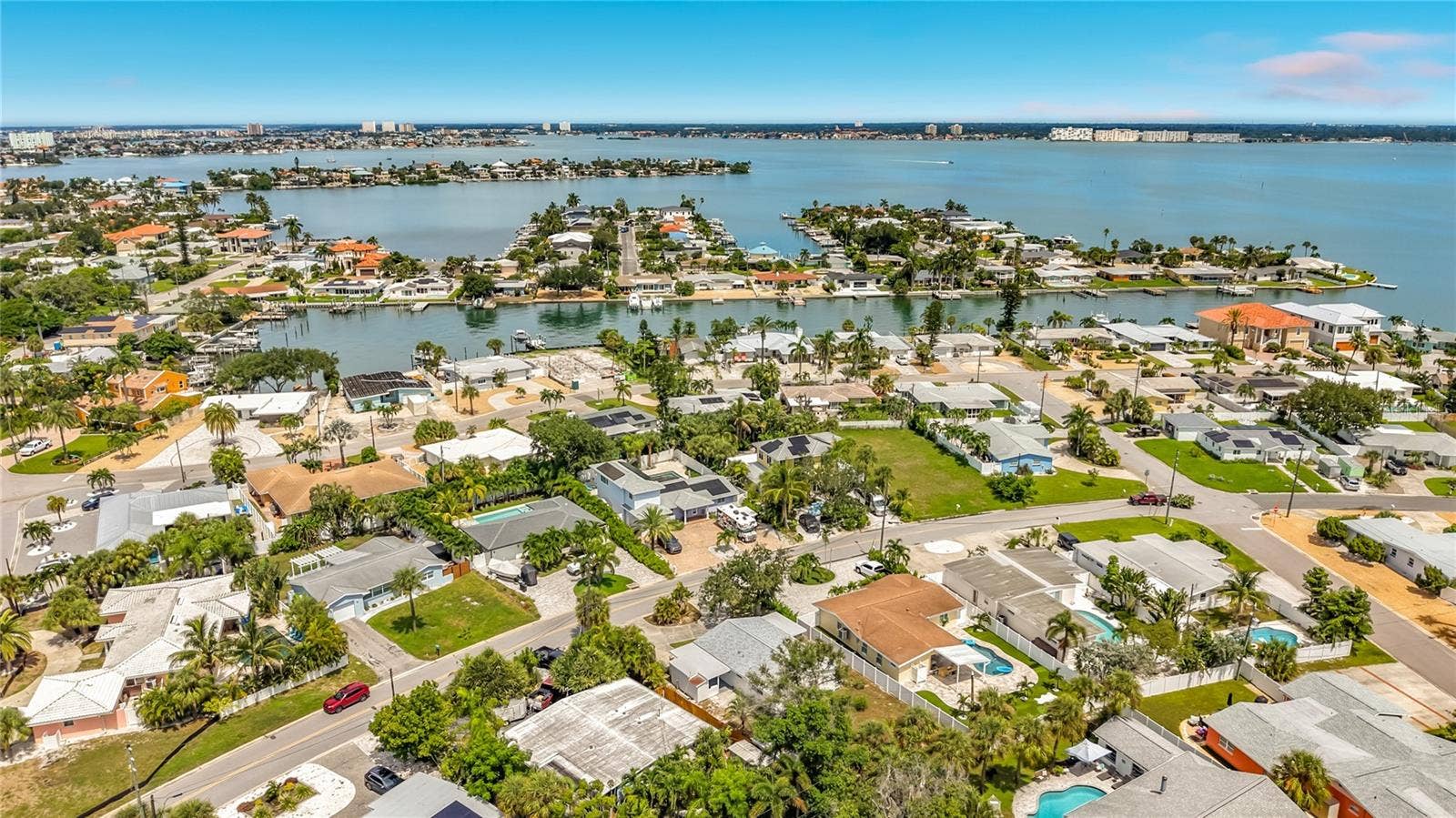 355 39TH AVENUE, St Pete Beach, FL 33706 355 39TH AVENUE, St Pete Beach, FL 33706