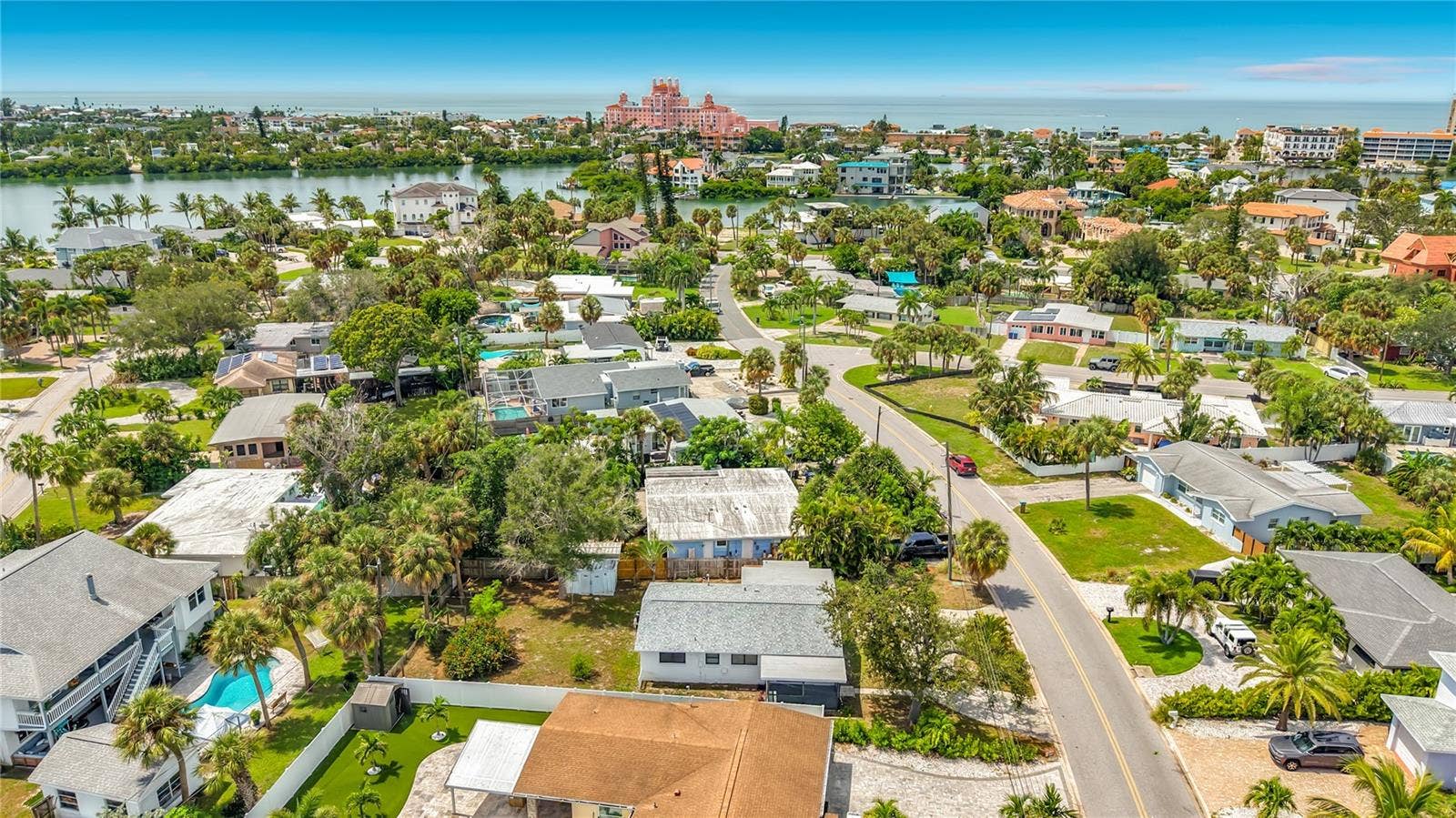 355 39TH AVENUE, St Pete Beach, FL 33706 355 39TH AVENUE, St Pete Beach, FL 33706