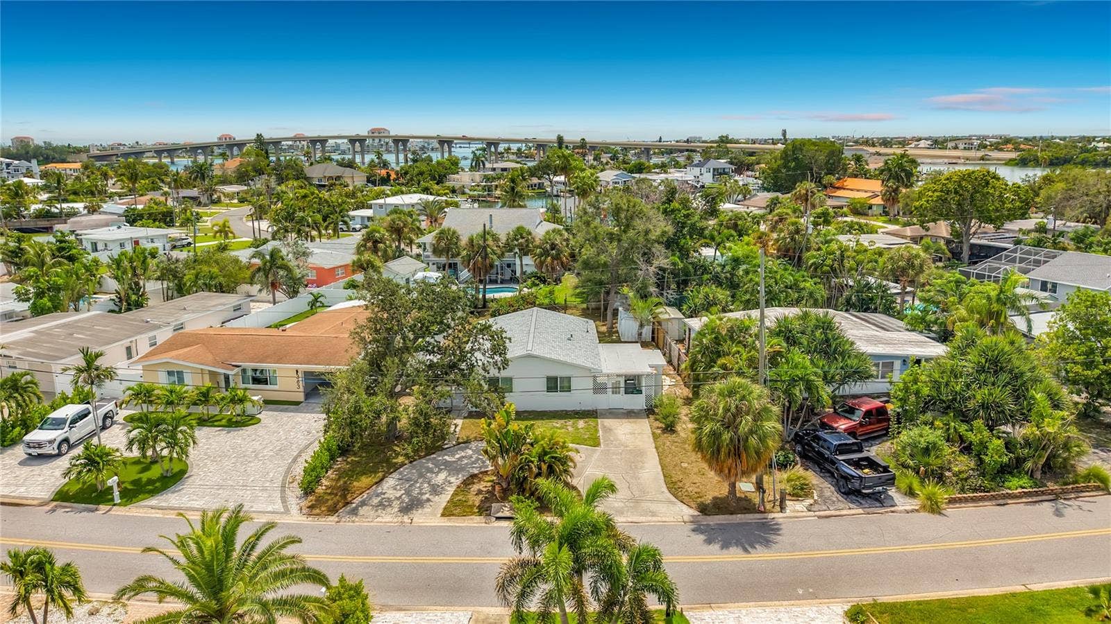 355 39TH AVENUE, St Pete Beach, FL 33706 355 39TH AVENUE, St Pete Beach, FL 33706