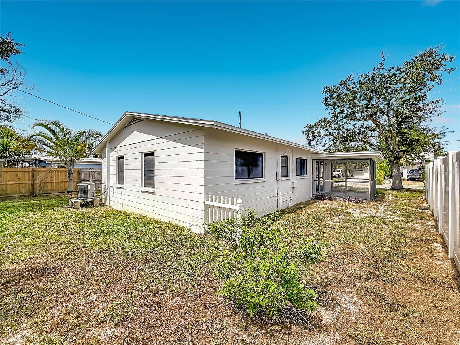 355 39TH AVENUE, St Pete Beach, FL 33706 355 39TH AVENUE, St Pete Beach, FL 33706