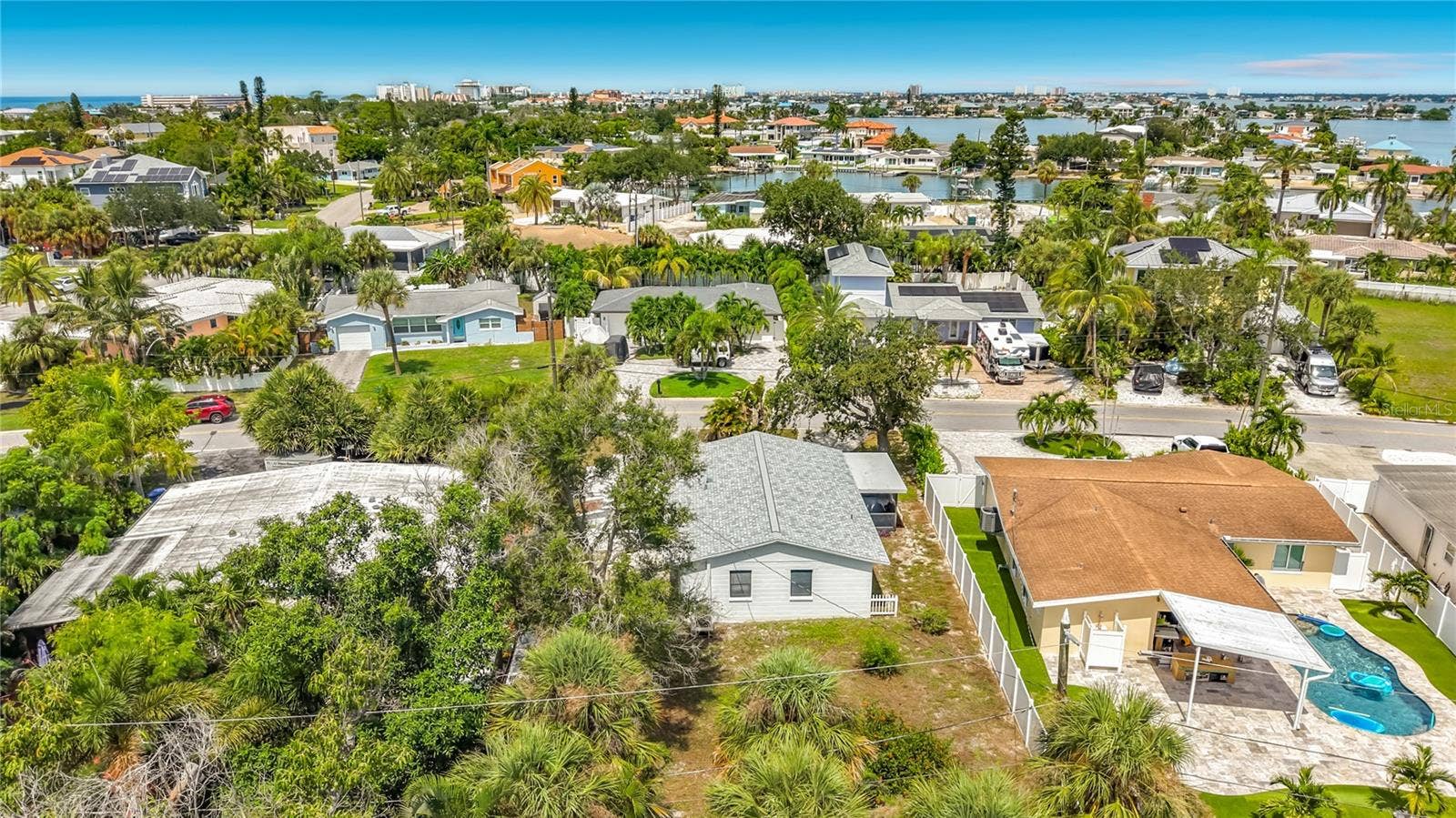 355 39TH AVENUE, St Pete Beach, FL 33706 355 39TH AVENUE, St Pete Beach, FL 33706