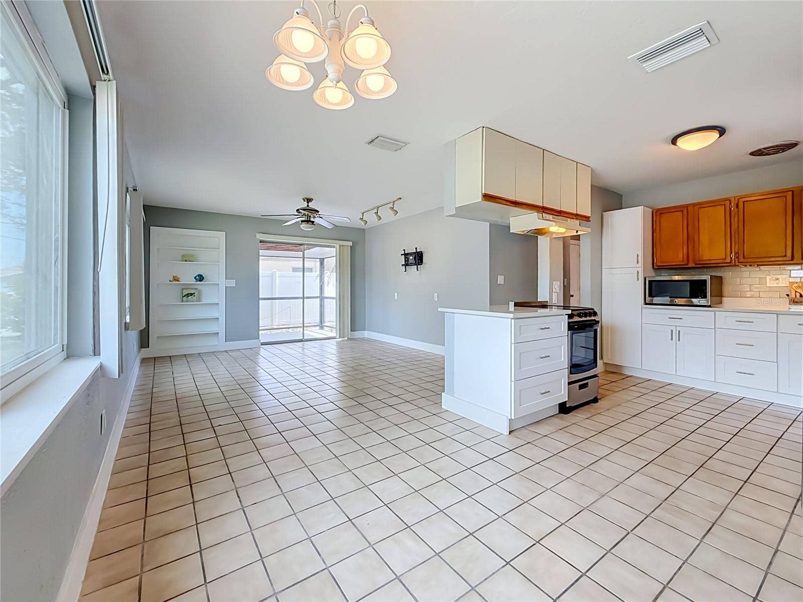 355 39TH AVENUE, St Pete Beach, FL 33706 355 39TH AVENUE, St Pete Beach, FL 33706