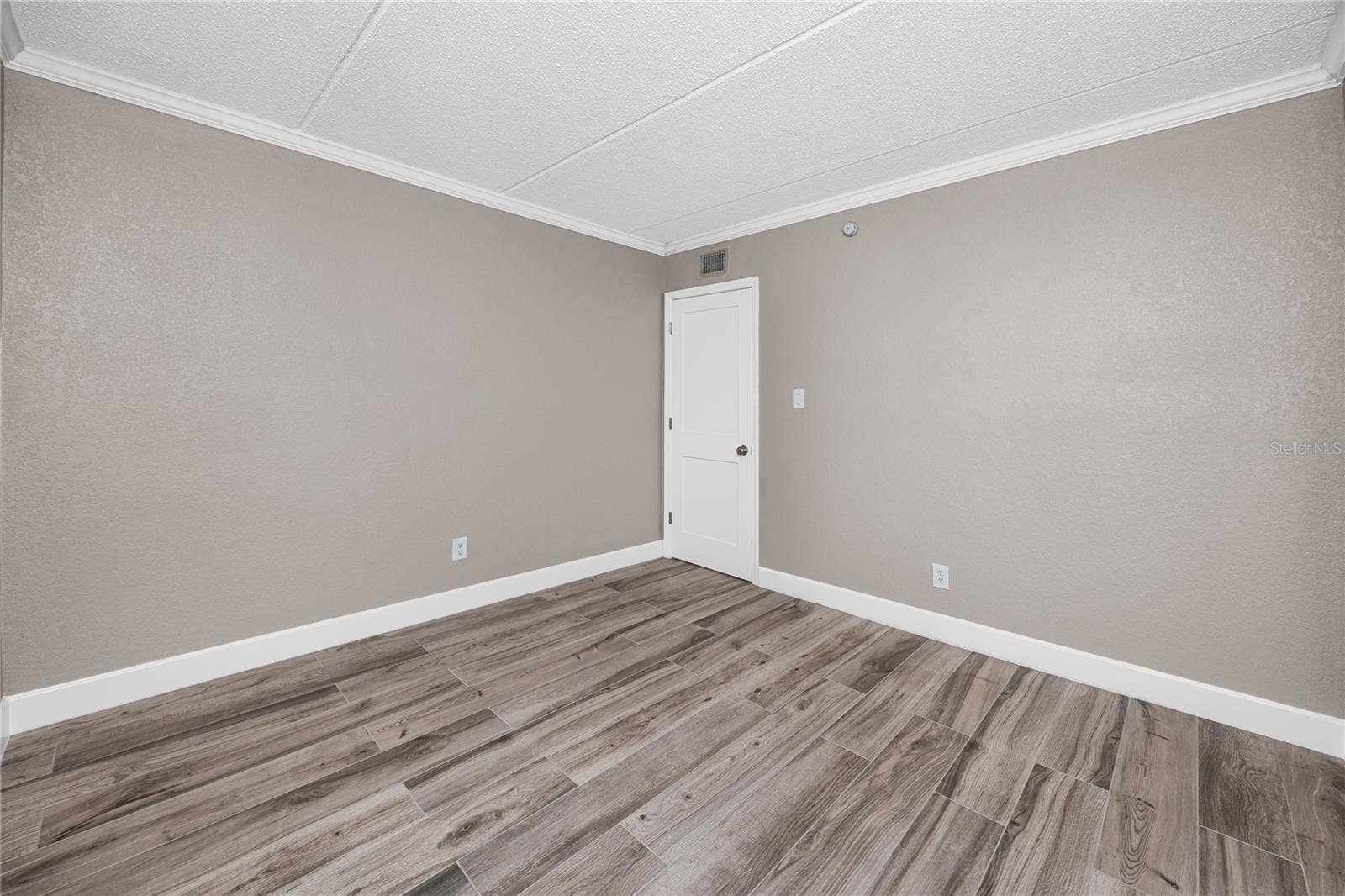 10379 PARADISE BOULEVARD, #35, Treasure Island, FL 33706 10379 PARADISE BOULEVARD, #35, Treasure Island, FL 33706