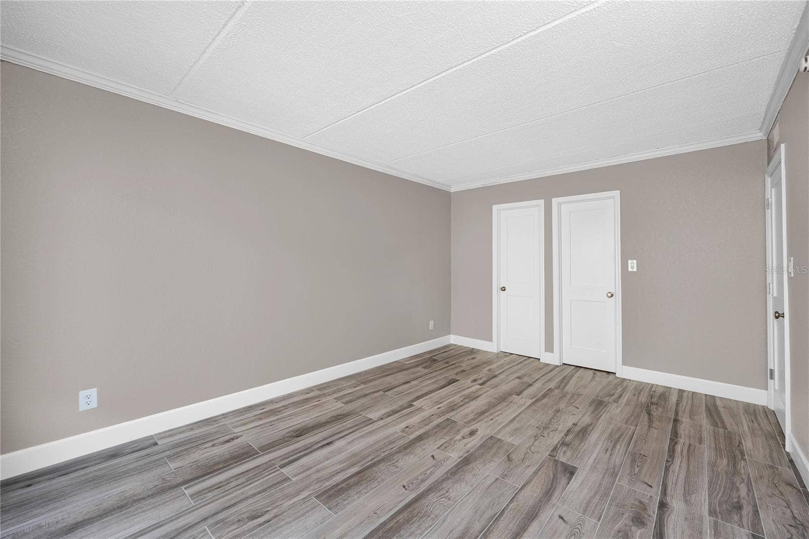 10379 PARADISE BOULEVARD, #35, Treasure Island, FL 33706 10379 PARADISE BOULEVARD, #35, Treasure Island, FL 33706