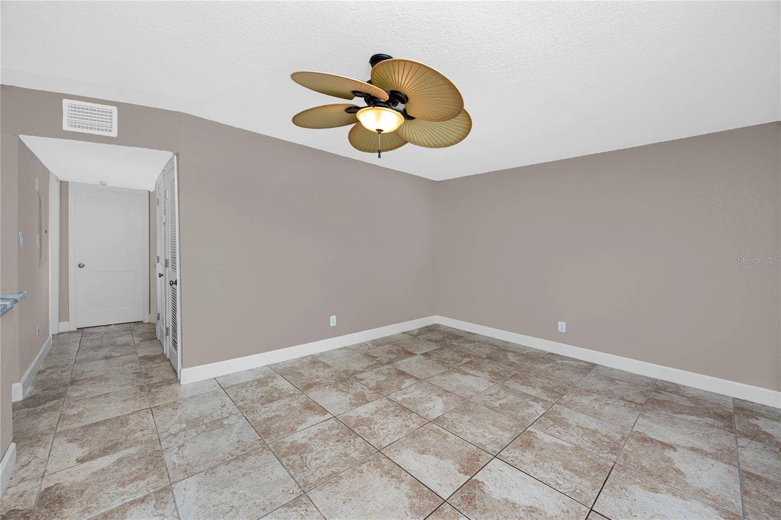 10379 PARADISE BOULEVARD, #35, Treasure Island, FL 33706 10379 PARADISE BOULEVARD, #35, Treasure Island, FL 33706
