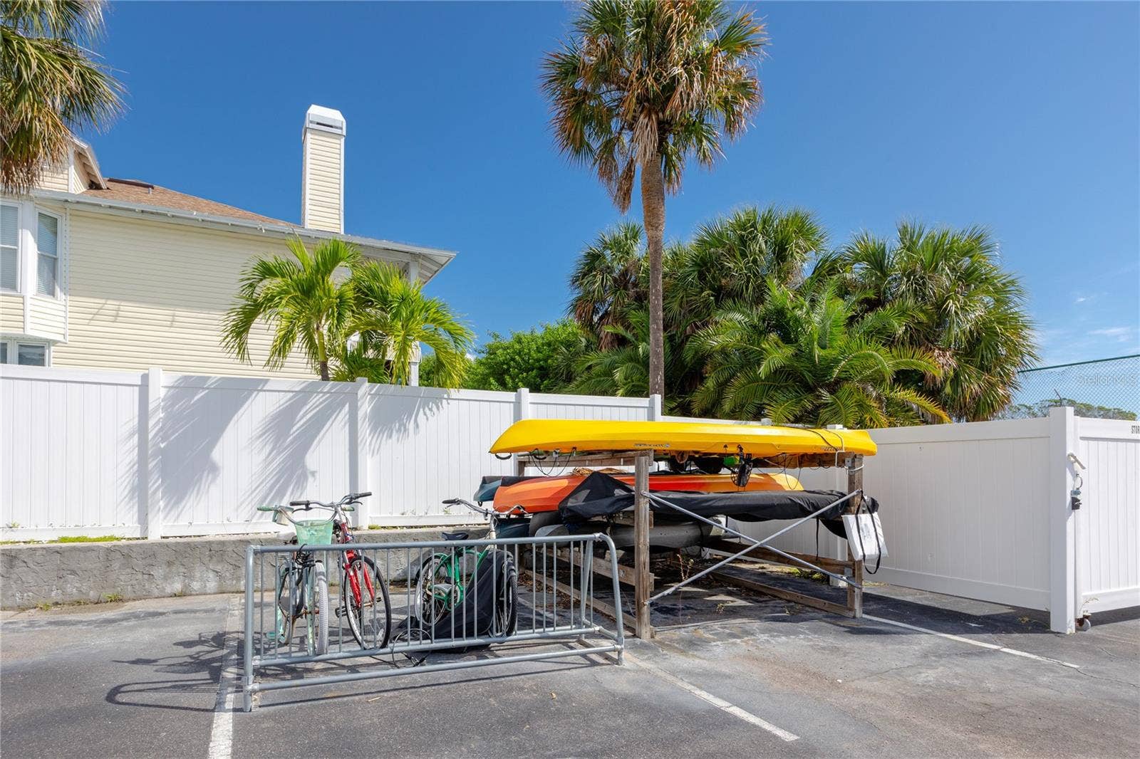10379 PARADISE BOULEVARD, #35, Treasure Island, FL 33706 10379 PARADISE BOULEVARD, #35, Treasure Island, FL 33706