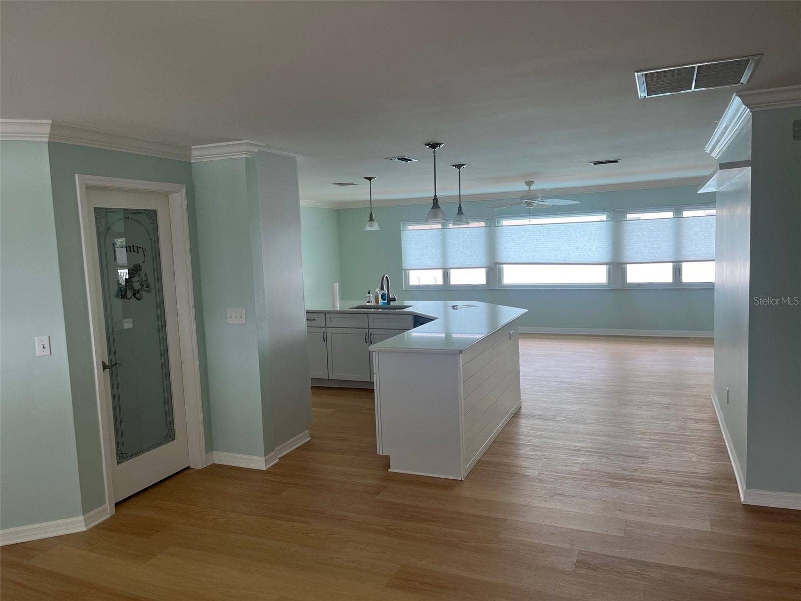 601 64TH AVENUE, St Pete Beach, FL 33706 Open Kitchen Bar area