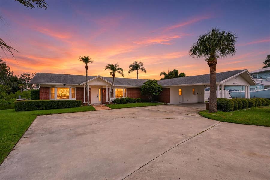 Property photo for 8727 BAY CREST LANE, Tampa, FL