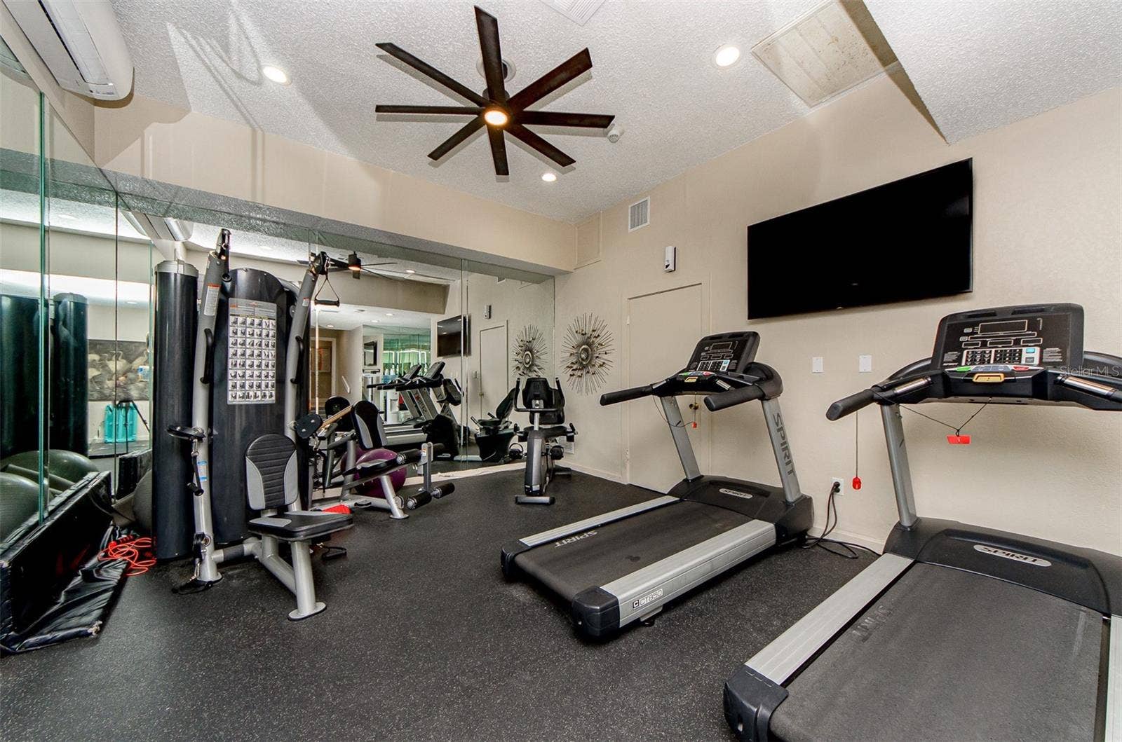 1390 GULF BOULEVARD, #1203, Clearwater, FL 33767 1390 GULF BOULEVARD, #1203, Clearwater, FL 33767